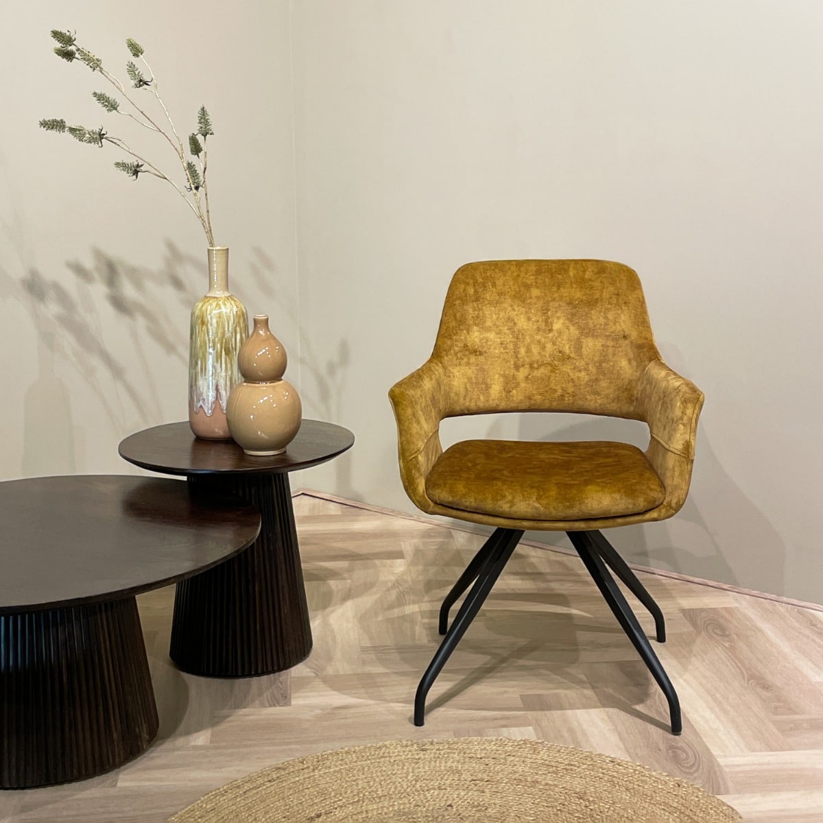 Livingfurn eetkamerstoel Capp draaibaar met arm Oker Velvet