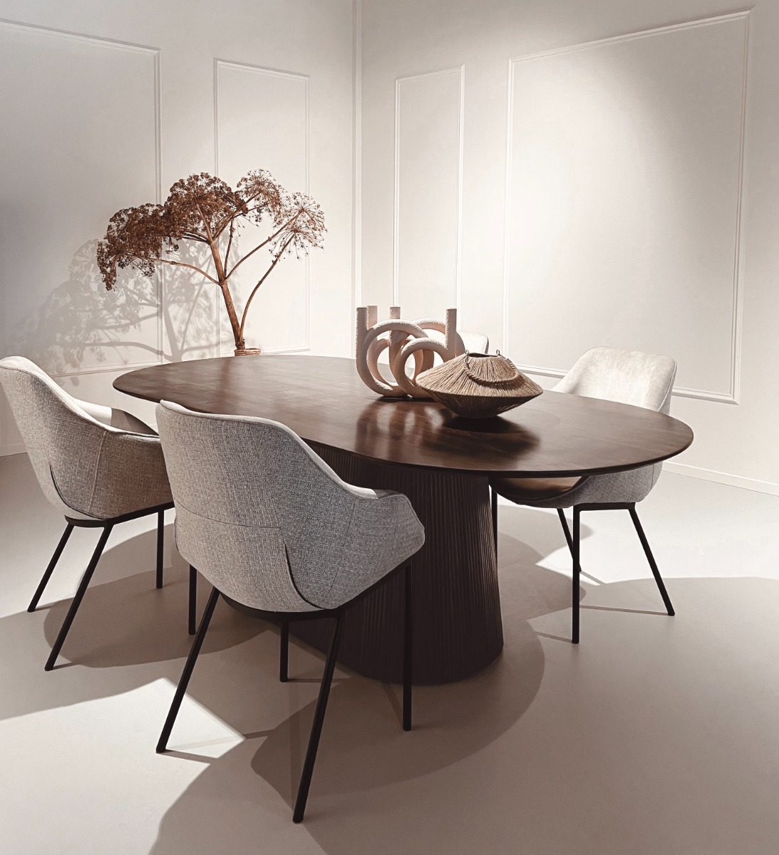 Livingfurn eettafel Salvator Walnut 230cm