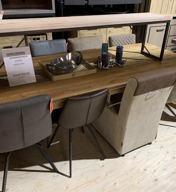 SHOWMODEL enkele stuks eetkamerstoelen €34,95!!