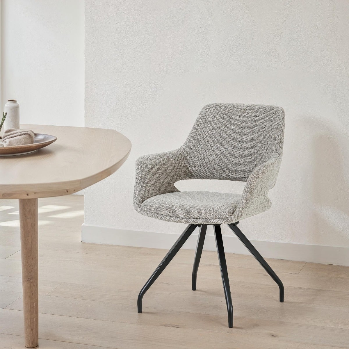 Livingfurn eetkamerstoel Capp draaibaar met arm Taupe
