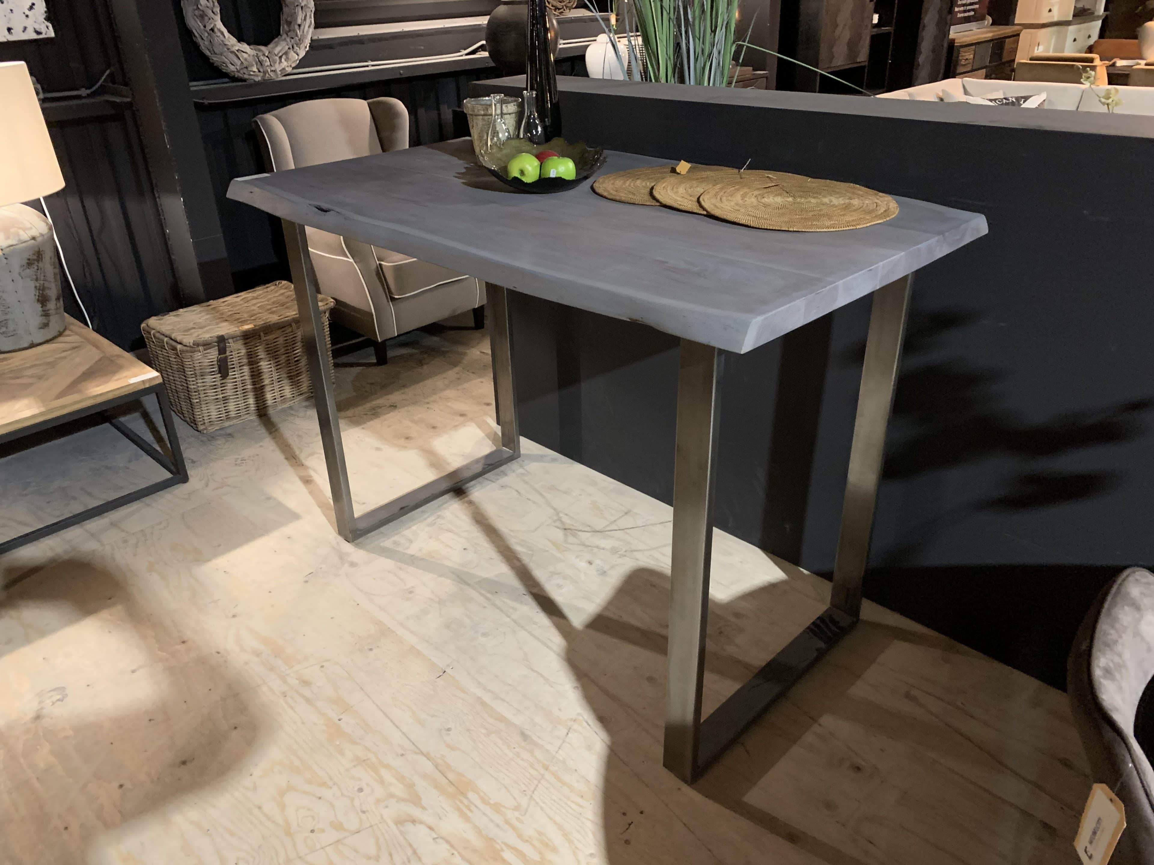SHOWMODEL UrbanSofa bartafel hoog Live Edge 160x90 cm acacia