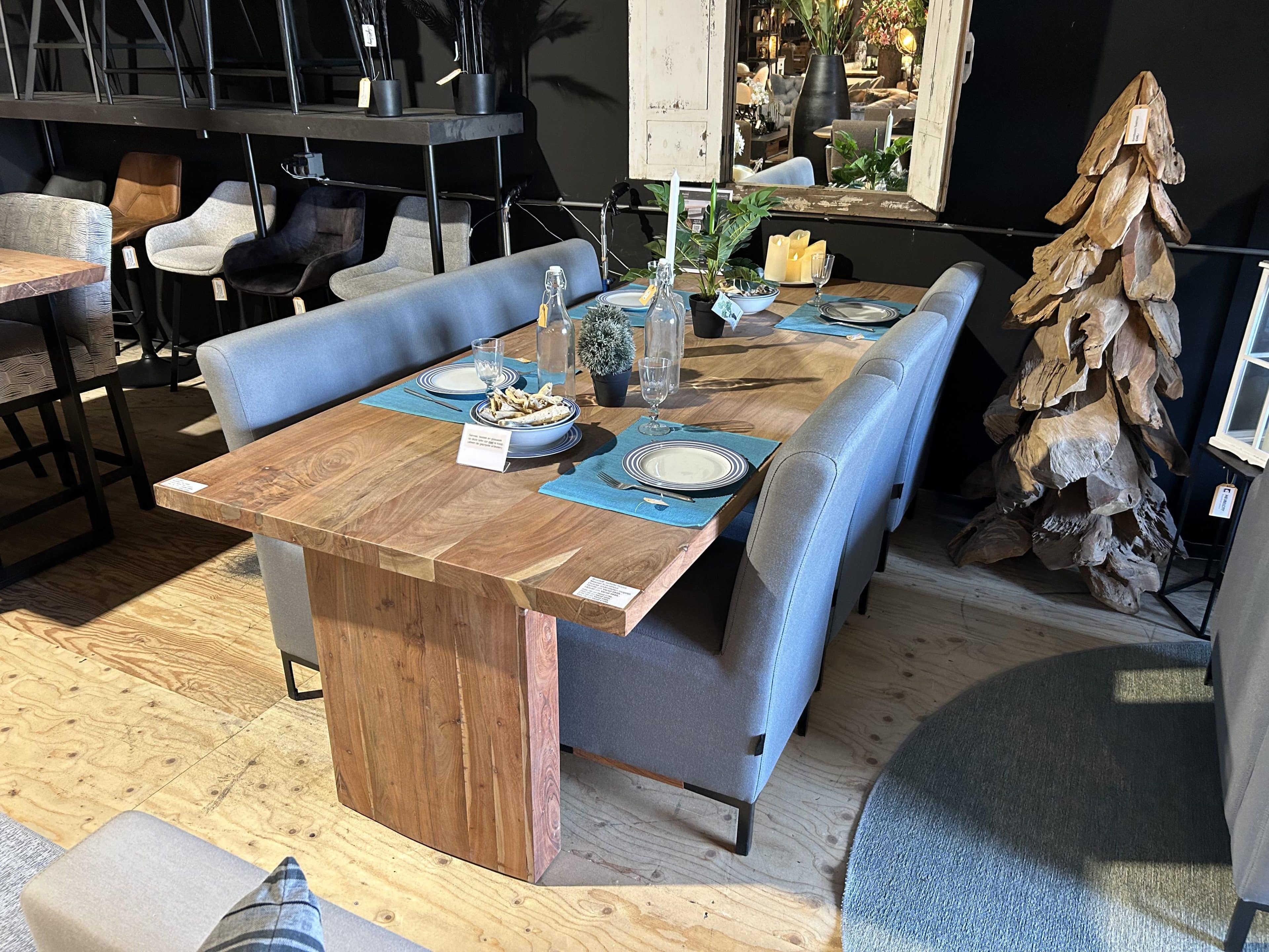 SHOWMODEL UrbanSofa Outdoor Dining set Marbella 1 eetbank met 3 stoelen