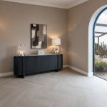 Richmond Interiors dressoir Langford 200x44,5x77 cm travertin