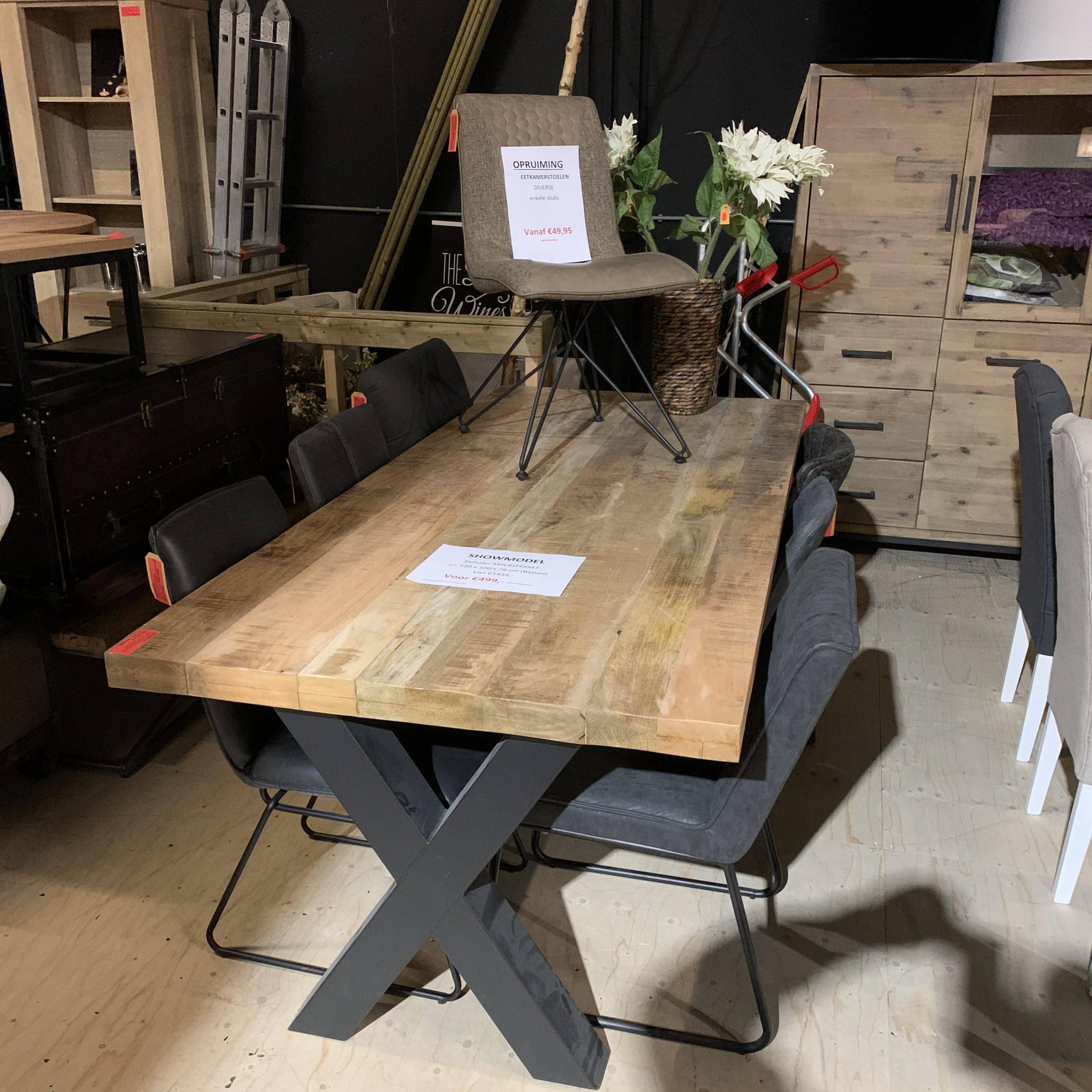 SHOWMODEL enkele stuks armstoelen €49,95!!