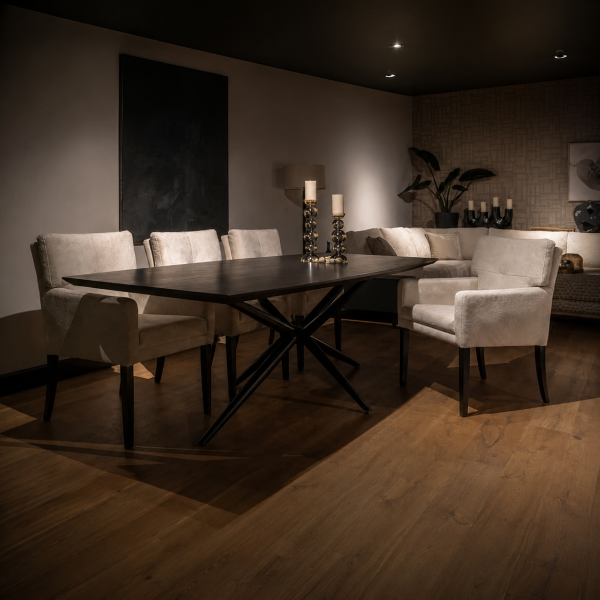UrbanSofa-Quinten-Eetkamerfauteuil-Monti-Beige-bij-Zwarte-Tafel