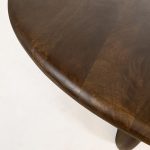 detailfoto Nijwie MySons Eetkamertafel Ø130, Mango Brown Walnut - Belly Table Collection